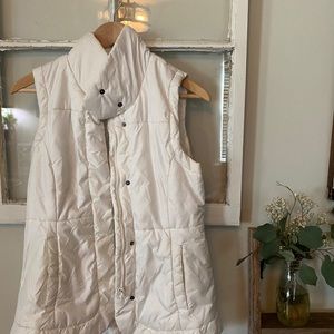 New York & co white puffer vest